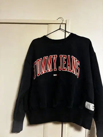 TOMMY JEANS 맨투맨