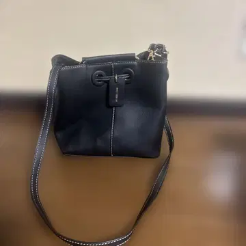 블랙 가죽 숄더백