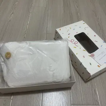 성인식 부드럽게 녹아내릴 듯한 숄 화이트 후리소데 사전 촬영