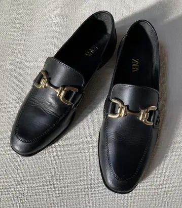 ZARA 가죽 로퍼 골드 버클