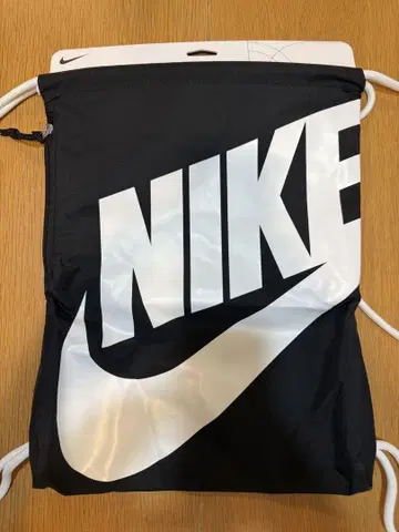 미사용 새상품 NIKE 냅색 블랙 44x34cm 13L 블랙 나이키