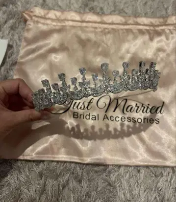 Just married 티아라
