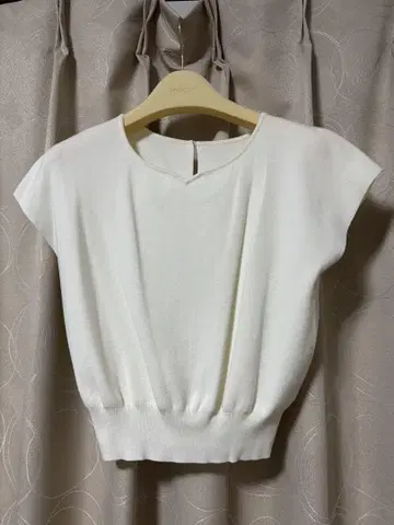 PROPORTION 화이트 반팔 니트