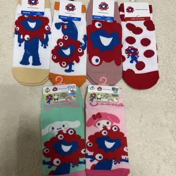 오사카 간사이 만박 미야쿠미야쿠 산리오 삭스 6족 세트 양말