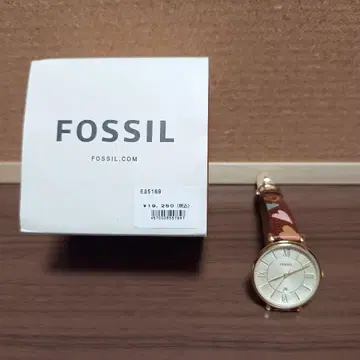 FOSSIL 하트 무늬 가죽 스트랩 시계