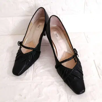 pitti FEMININE 장식 리본 펌프스 22.5