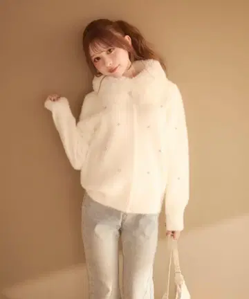 [ 택 포함 새상품 ] titty&Co. 비쥬가 달린 퍼 자켓 아이보리