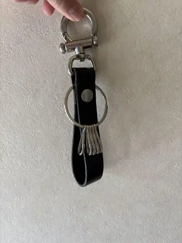 블랙 가죽 키링 실버 금장 장식