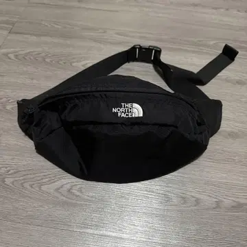 [새상품급] THE NORTH FACE 바디백 블랙