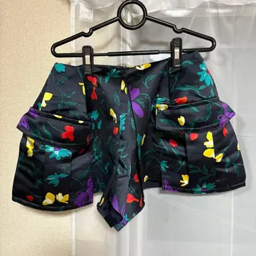 sacai 꽃무늬 숏팬츠