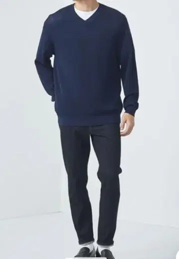 24AWgreen label relaxing 워셔블 아제 V넥 니트