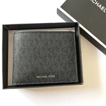 마이클코어스 Michael Kors 로고 프린트 이단 접이식 지갑