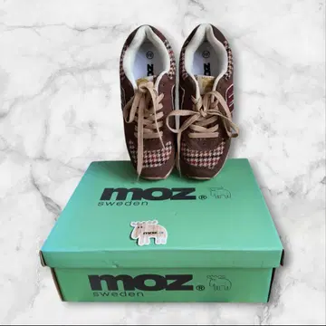 새상품 moz 가을 컬러 브라운 스니커즈 23.5cm