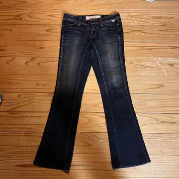 블라퍼즈 부츠컷 데님
