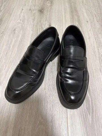 새상품급 ZARA 자라 블랙 가죽 코인 로퍼 남성용 신발