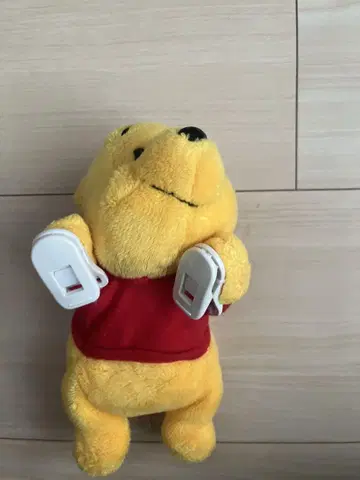 곰돌이 푸 봉제 인형 빨간 셔츠