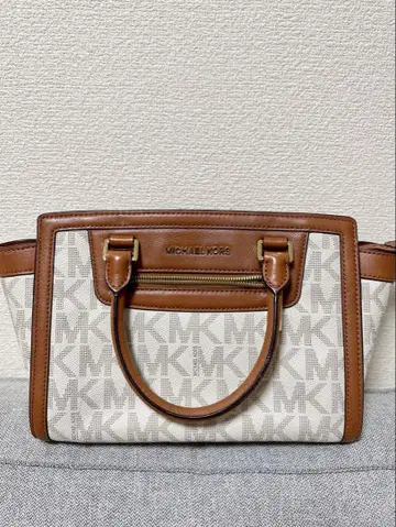MICHAEL KORS 로고 핸드백