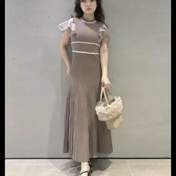 LILY BROWN 프릴 도킹 니트 원피스 릴리 브라운