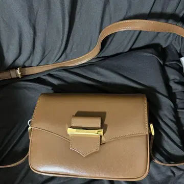 브라운 숄더백 ungaro