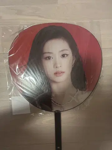 AHYEON BABYMONSTER 부채