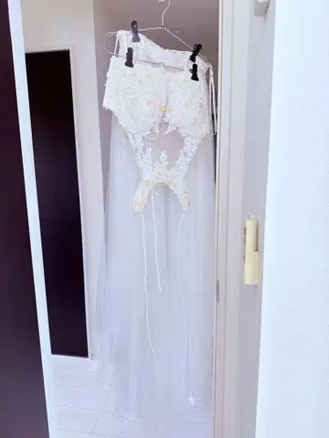 화이트 레이스 롱 인 미니 드레스