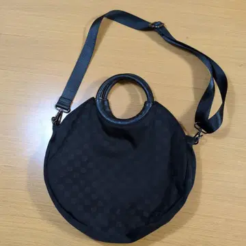 이아파피요네 원형 숄더백