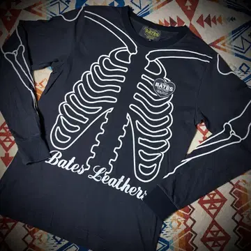 [ 레어 새상품급 ] BATES 본 디자인 롱 T