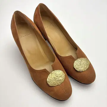 KATIM 스웨이드 펌프스 카침 브라운 골드 메탈 모티브 23.5