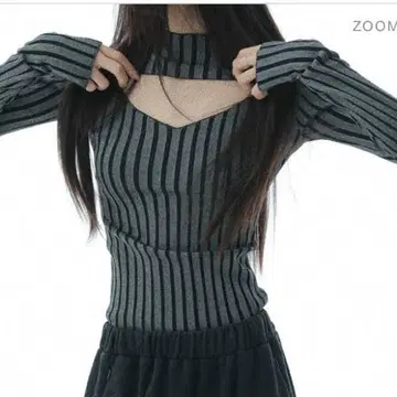 MELT THE LADY triangle knit