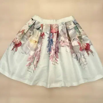 TED BAKER 플라워 프린트 플레어 스커트 사이즈 2