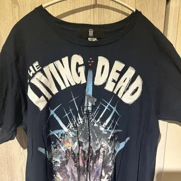 THE LIVING DEAD 티셔츠