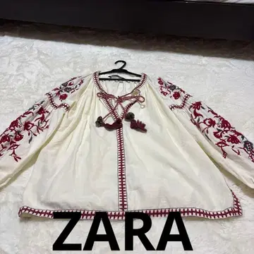 ZARA 아이보리 자수 긴팔 블라우스