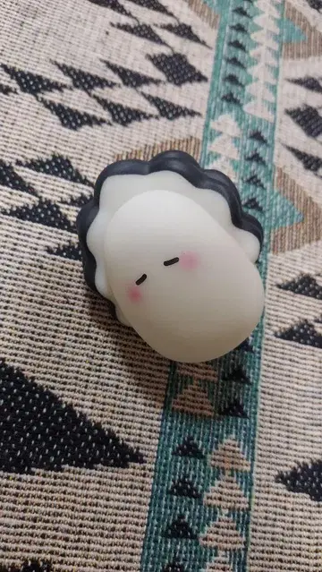 굴 피규어