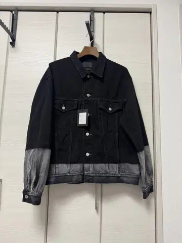 YOKE LASER PROCESSED DENIM TRUCKERJACKET
