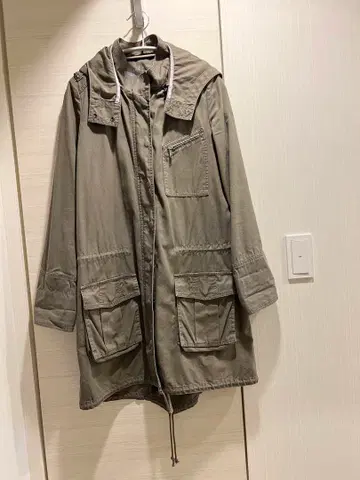 Zadig & Voltaire 카키 모즈 코트