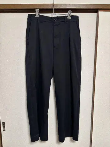 UNIVERSAL PRODUCTS NOTUCKCHINO TROUSERS