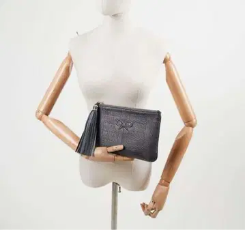 안야 힌드마치 클러치백