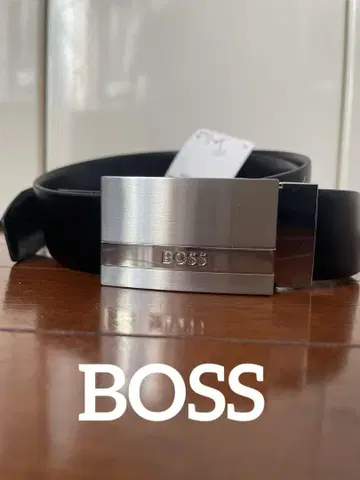 BOSS 블랙 가죽 벨트 택 포함