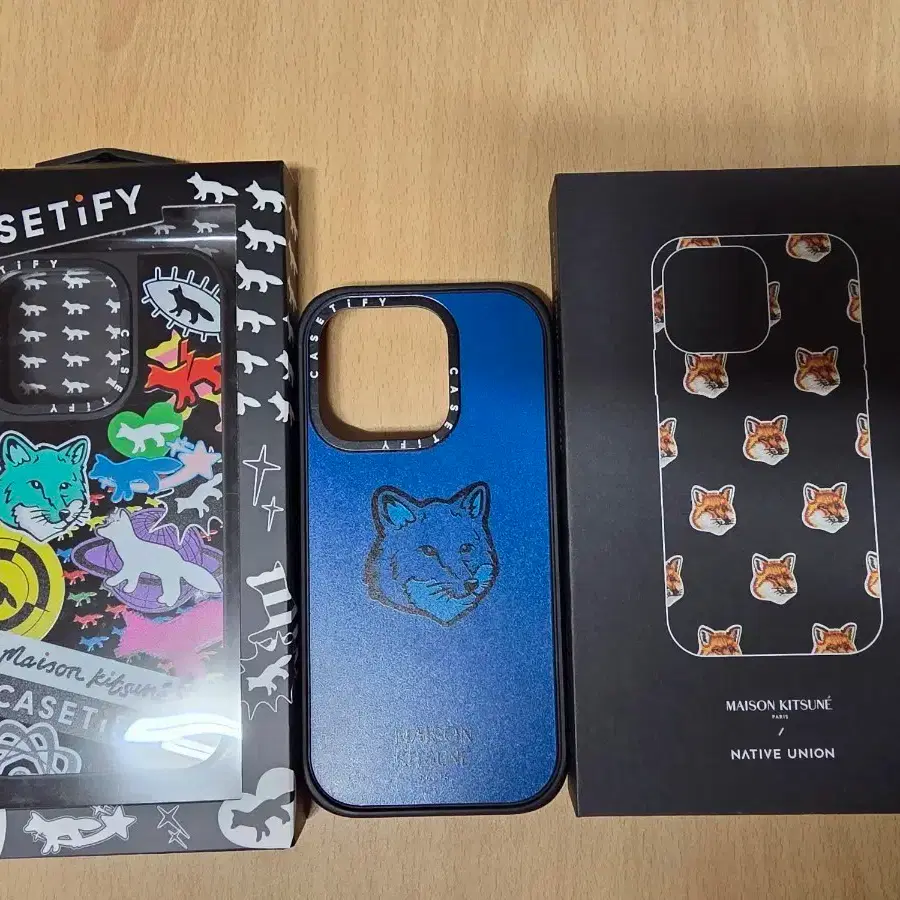 MAISON KITSUNE | 메종키츠네 Galaxy 25 + Casetify Maison Kitsune