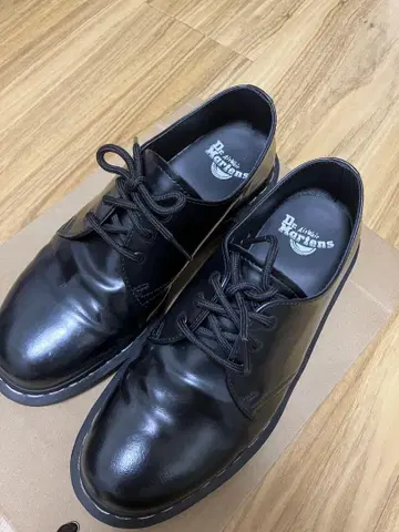 남성용 Dr. Martens 블랙 레이스업 슈즈
