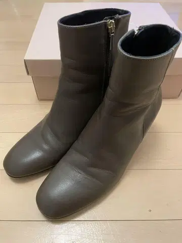 MARIAN 카키 가죽 부츠 지퍼 달린
