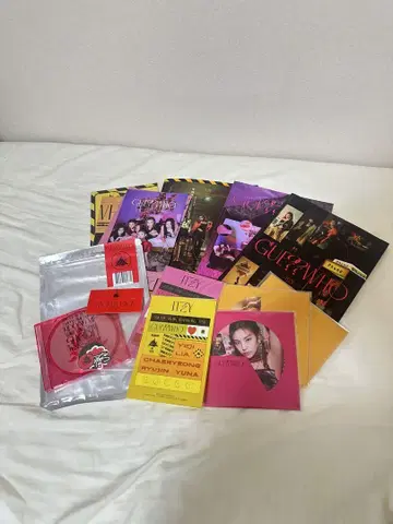ITZY GUESS WHO 앨범 세트