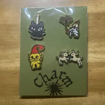 [ 미개봉 새상품 ] Clairo Charm pins
