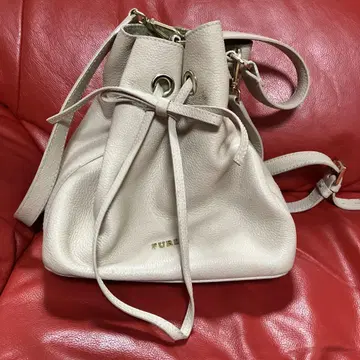 FURLA 베이지 복조리형 숄더백