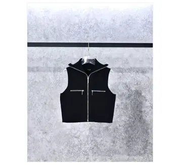 Lazzli no-sleeve zip-up tops
