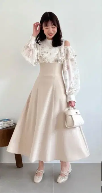 MAJESTIC LEGON 허리 쫙 조이는 프릴 원피스