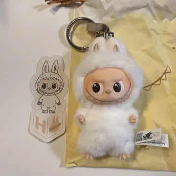 LABUBU PIN FOR LOVE 알파벳 H 화이트