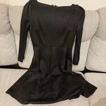 블랙 핏앤플레어 원피스