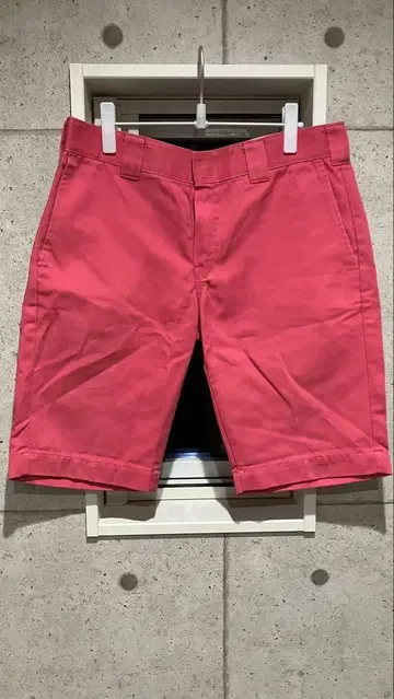 Dickies 핑크 숏팬츠 34