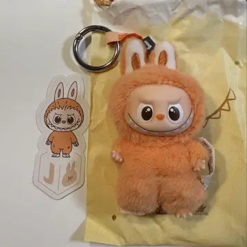 LABUBU PIN FOR LOVE 알파벳 J 오렌지